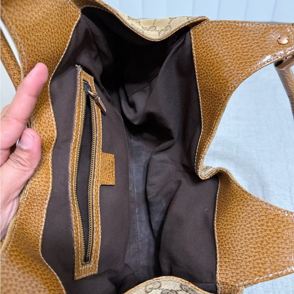 Gucci Tan and Brown Monogram Shoulder Bag - Picture 8 of 15